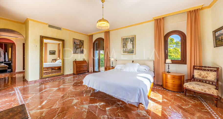 Charming, Full of Character Luxury House of Traditional Style in Nueva Andalucía