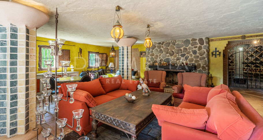 Charming, Full of Character Luxury House of Traditional Style in Nueva Andalucía
