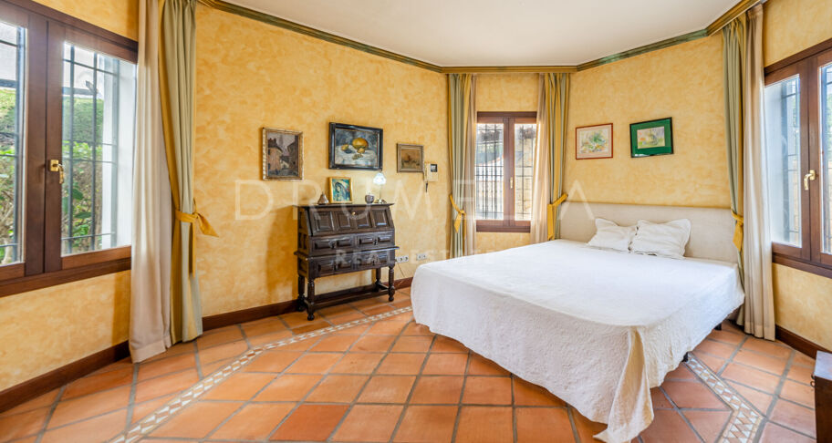 Charming, Full of Character Luxury House of Traditional Style in Nueva Andalucía