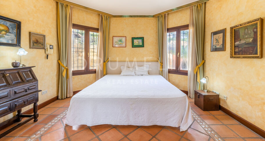 Charming, Full of Character Luxury House of Traditional Style in Nueva Andalucía