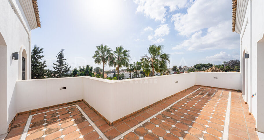 Charming, Full of Character Luxury House of Traditional Style in Nueva Andalucía