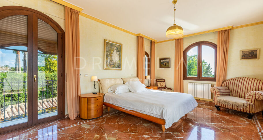 Charming, Full of Character Luxury House of Traditional Style in Nueva Andalucía