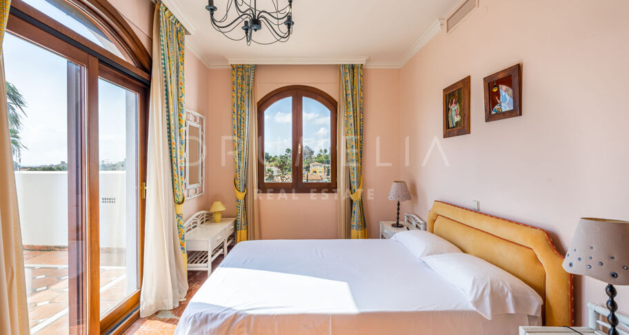 Charming, Full of Character Luxury House of Traditional Style in Nueva Andalucía