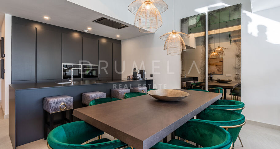 The Island 29 - The Island - Modern luxury townhouse with sea and mountain views in frontline beach residence in Estepona