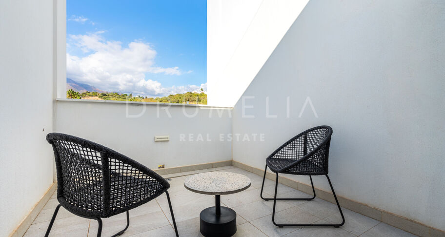 The Island 29 - The Island - Modern luxury townhouse with sea and mountain views in frontline beach residence in Estepona