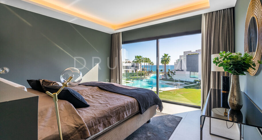 The Island 29 - The Island - Modern luxury townhouse with sea and mountain views in frontline beach residence in Estepona