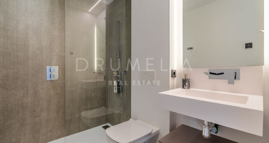 The Island 29 - The Island - Modern luxury townhouse with sea and mountain views in frontline beach residence in Estepona