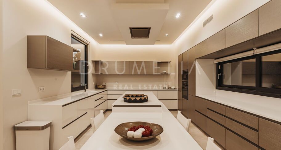 Villa Aurora - Stunning Bespoke Modern Luxury House in La Cerquilla, Nueva Andalucía