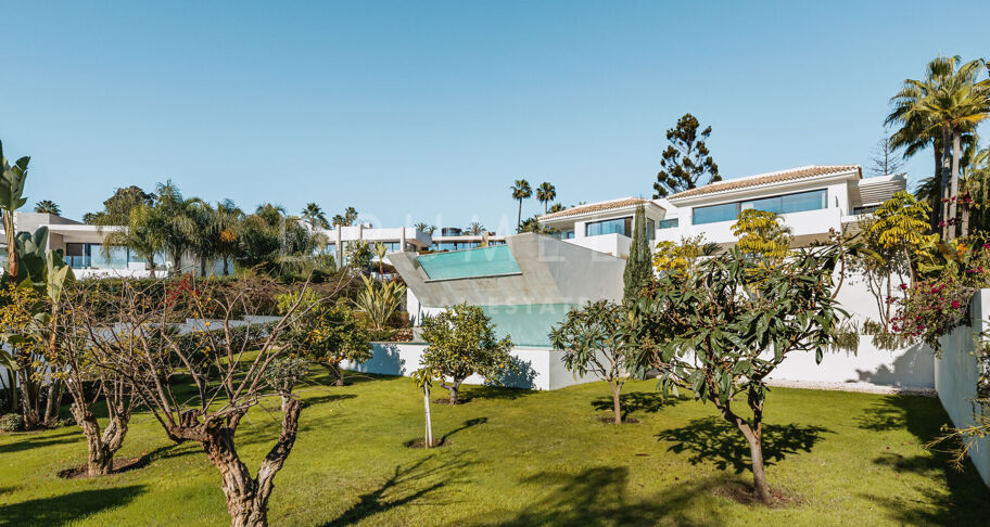 Villa Aurora - Stunning Bespoke Modern Luxury House in La Cerquilla, Nueva Andalucía