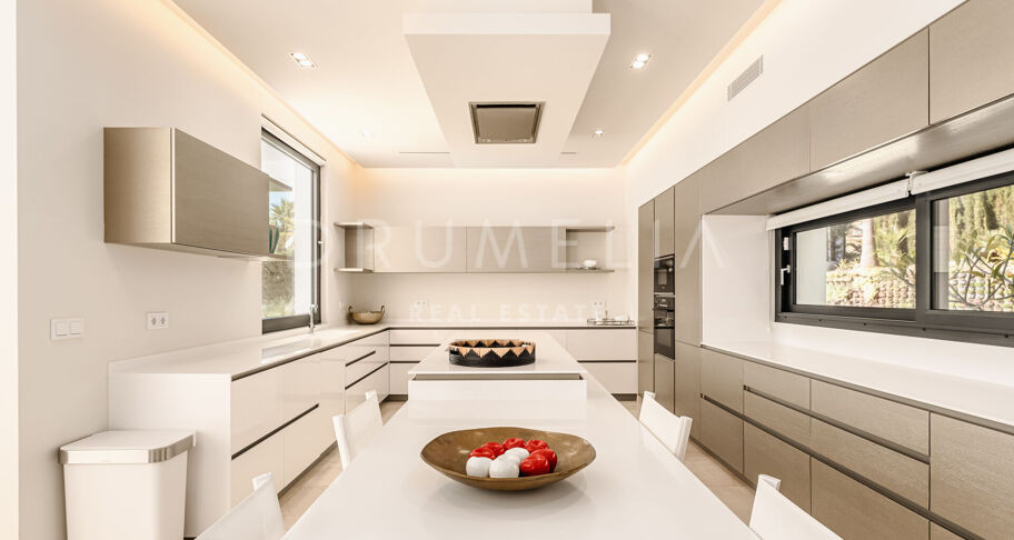Villa Aurora - Stunning Bespoke Modern Luxury House in La Cerquilla, Nueva Andalucía