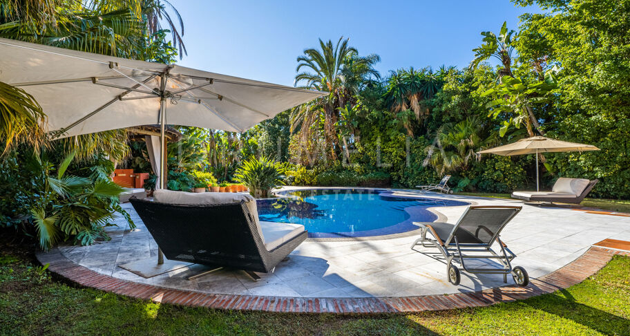 Elegante villa in mediterrane stijl in Rocio de Nagüeles, Golden Mile van Marbella.