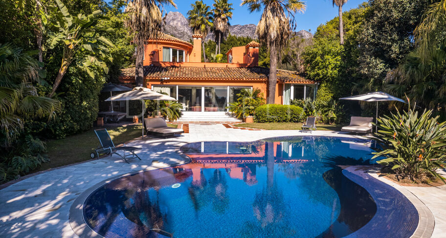 Elegante villa in mediterrane stijl in Rocio de Nagüeles, Golden Mile van Marbella.
