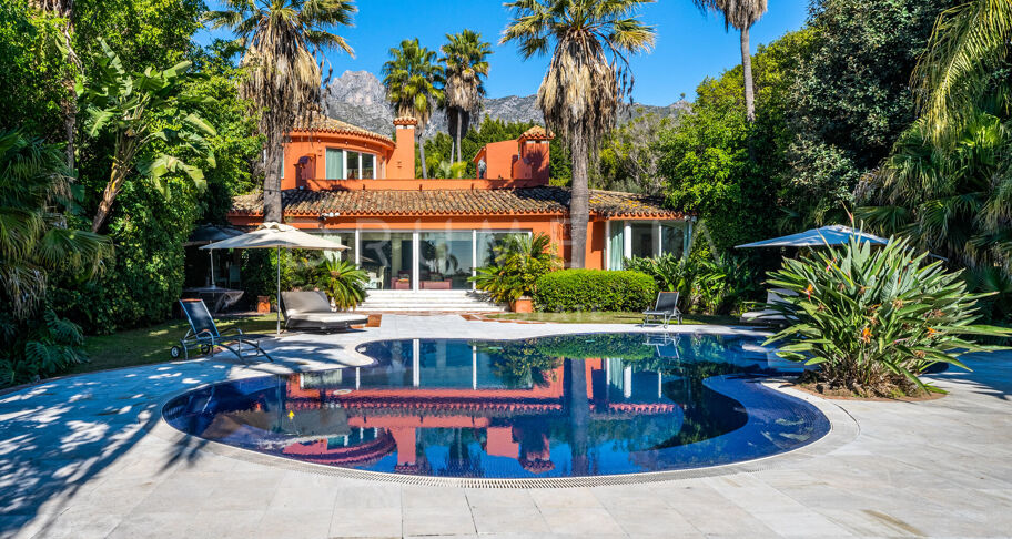 Elegante villa in mediterrane stijl in Rocio de Nagüeles, Golden Mile van Marbella.
