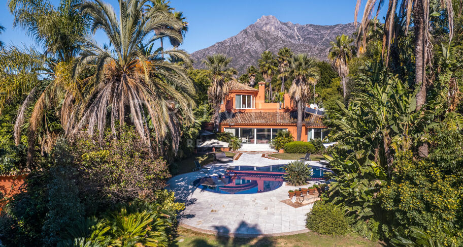 Elegante villa in mediterrane stijl in Rocio de Nagüeles, Golden Mile van Marbella.