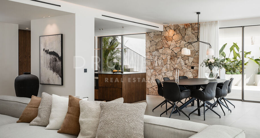 Spectaculaire gloednieuwe golfvilla met prachtig uitzicht in Las Lomas de La Quinta, Benahavís