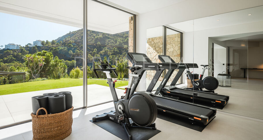 Spectaculaire gloednieuwe golfvilla met prachtig uitzicht in Las Lomas de La Quinta, Benahavís