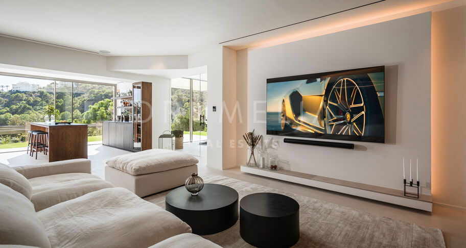 Spectaculaire gloednieuwe golfvilla met prachtig uitzicht in Las Lomas de La Quinta, Benahavís