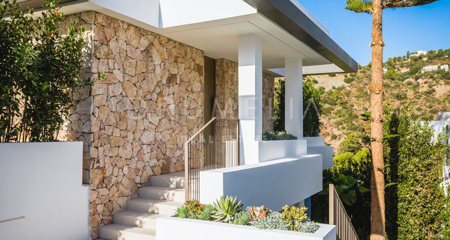 Spectaculaire gloednieuwe golfvilla met prachtig uitzicht in Las Lomas de La Quinta, Benahavís
