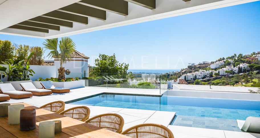 Spectaculaire gloednieuwe golfvilla met prachtig uitzicht in Las Lomas de La Quinta, Benahavís