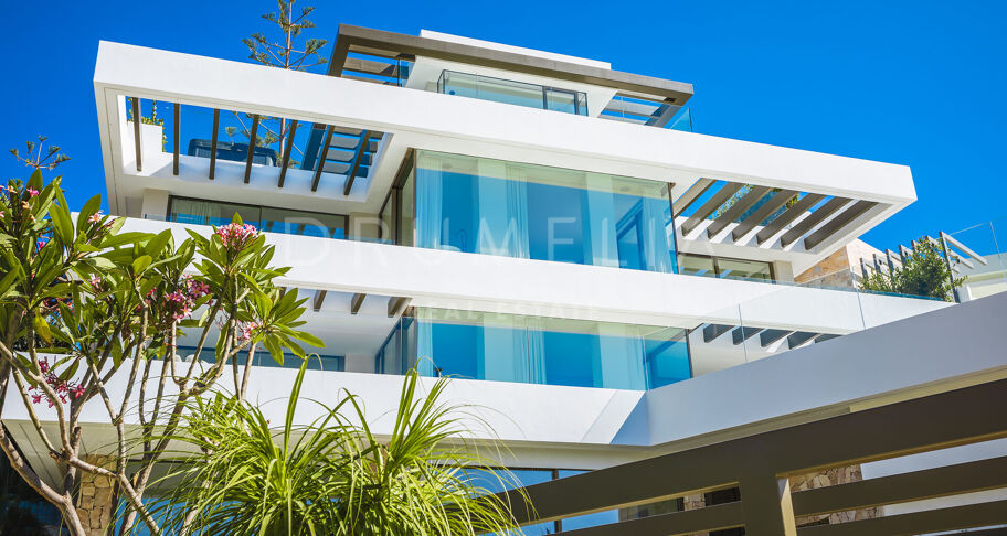 Spectaculaire gloednieuwe golfvilla met prachtig uitzicht in Las Lomas de La Quinta, Benahavís
