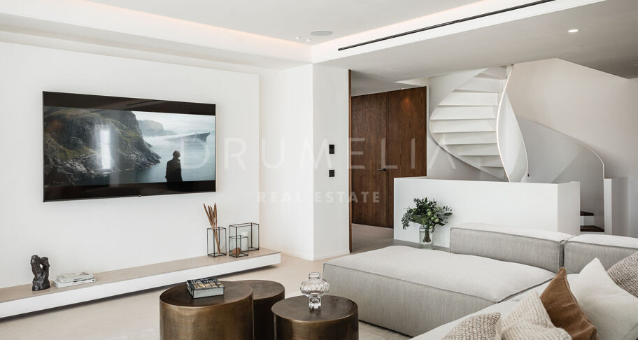 Spectaculaire gloednieuwe golfvilla met prachtig uitzicht in Las Lomas de La Quinta, Benahavís