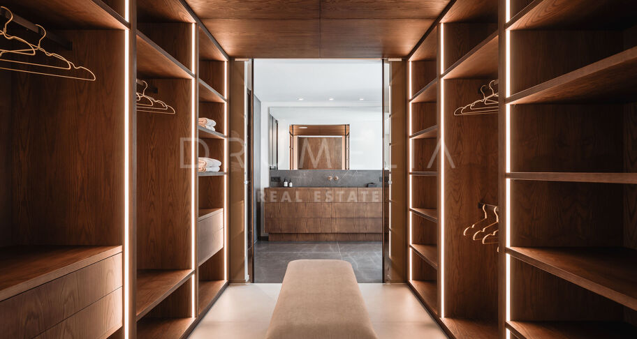 Spectaculaire gloednieuwe golfvilla met prachtig uitzicht in Las Lomas de La Quinta, Benahavís