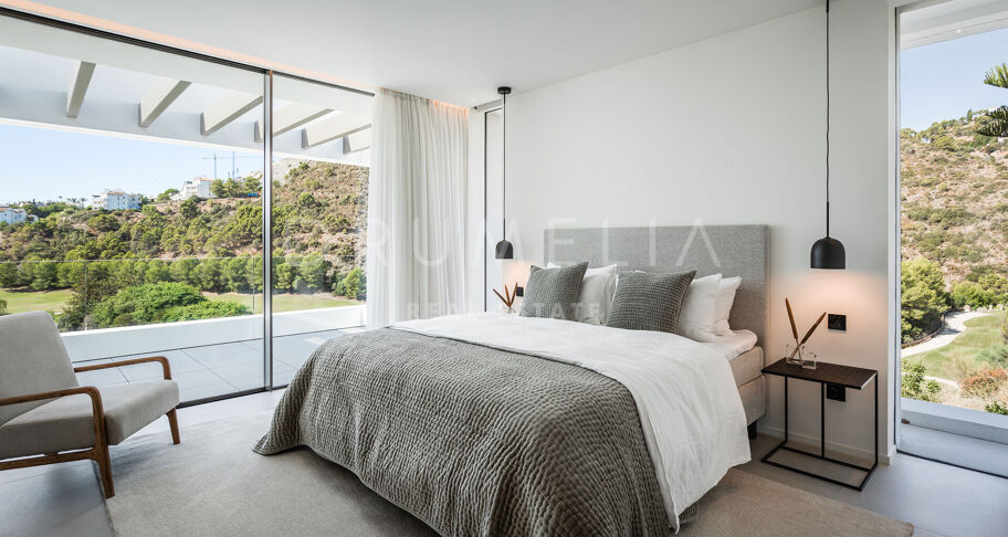 Spectaculaire gloednieuwe golfvilla met prachtig uitzicht in Las Lomas de La Quinta, Benahavís