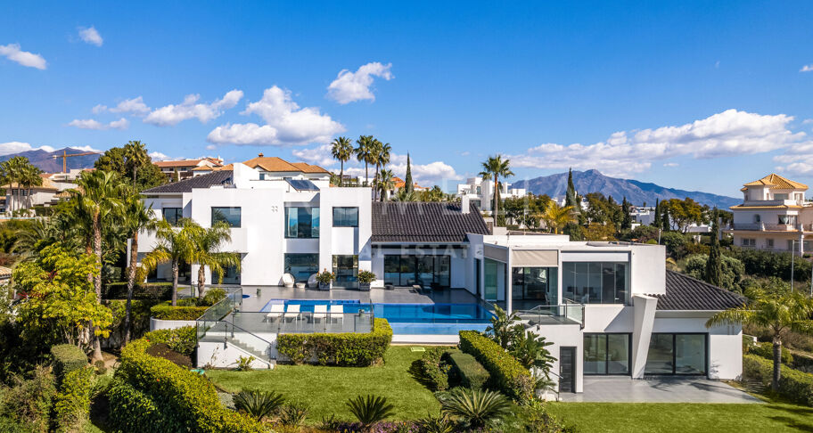 Blue Horizon - Stunning contemporary house with panoramic sea views in Los Flamingos Golf Resort, Benahavis