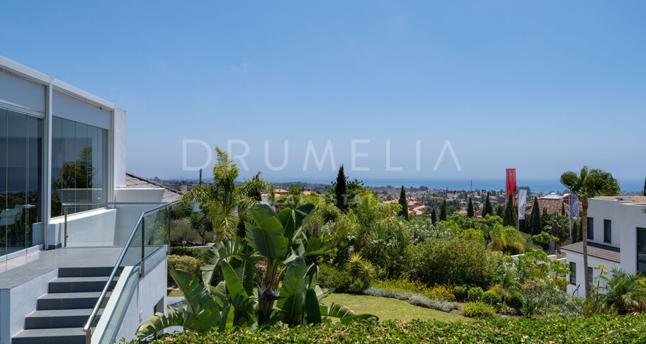 Blue Horizon - Stunning contemporary house with panoramic sea views in Los Flamingos Golf Resort, Benahavis