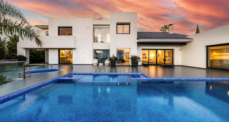 Blue Horizon - Stunning contemporary house with panoramic sea views in Los Flamingos Golf Resort, Benahavis