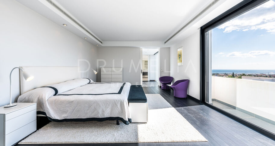 Blue Horizon - Stunning contemporary house with panoramic sea views in Los Flamingos Golf Resort, Benahavis