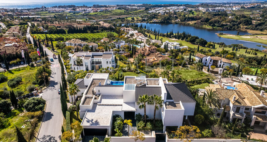Blue Horizon - Stunning contemporary house with panoramic sea views in Los Flamingos Golf Resort, Benahavis