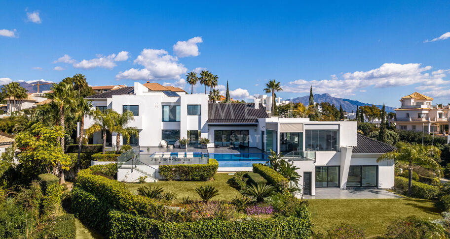 Blue Horizon - Stunning contemporary house with panoramic sea views in Los Flamingos Golf Resort, Benahavis