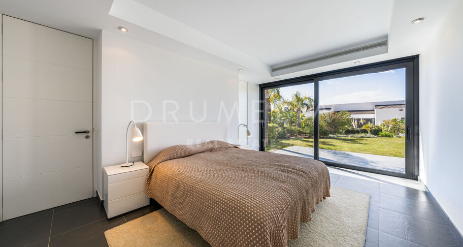 Blue Horizon - Stunning contemporary house with panoramic sea views in Los Flamingos Golf Resort, Benahavis