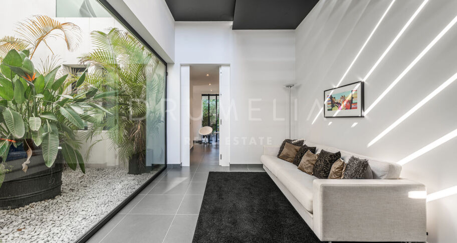 Blue Horizon - Stunning contemporary house with panoramic sea views in Los Flamingos Golf Resort, Benahavis