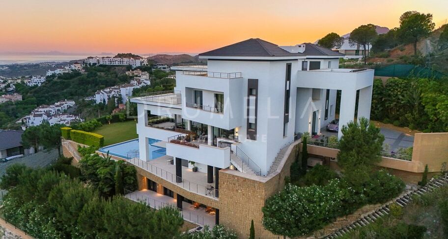 Luxuriöse moderne Villa in La Reserva de Alcuzcuz, Benahavis