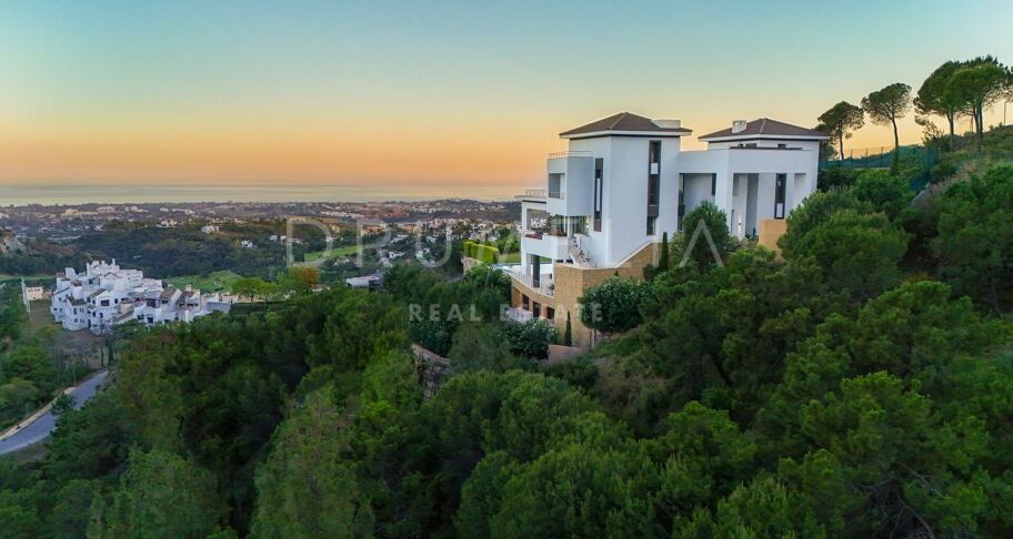 Luxuriöse moderne Villa in La Reserva de Alcuzcuz, Benahavis