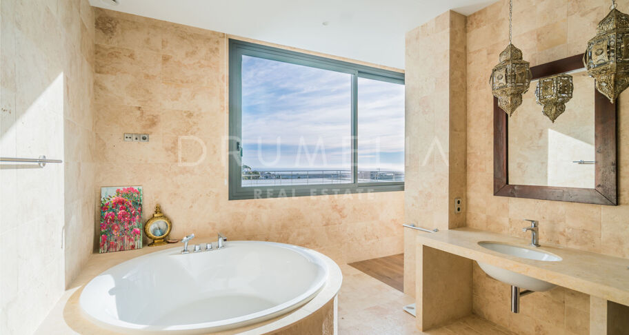 Luxuriöse moderne Villa in La Reserva de Alcuzcuz, Benahavis