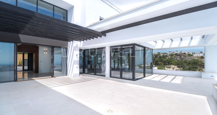 Luxuriöse moderne Villa in La Reserva de Alcuzcuz, Benahavis