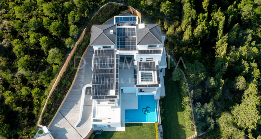 Luxuriöse moderne Villa in La Reserva de Alcuzcuz, Benahavis