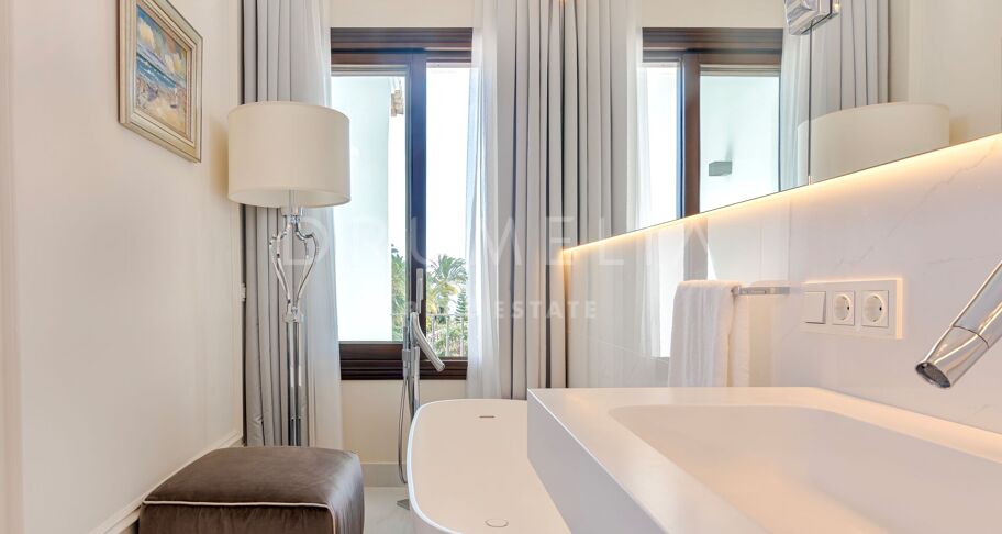Elegant Classy Luxury Villa with Panoramic Sea Views, Sierra Blanca, Marbella