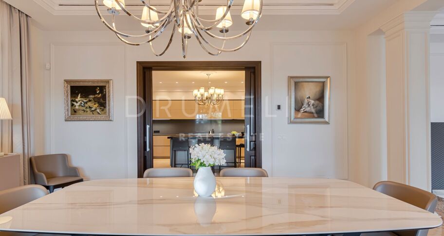 Elegant Classy Luxury Villa with Panoramic Sea Views, Sierra Blanca, Marbella