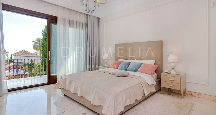 Elegant Classy Luxury Villa with Panoramic Sea Views, Sierra Blanca, Marbella