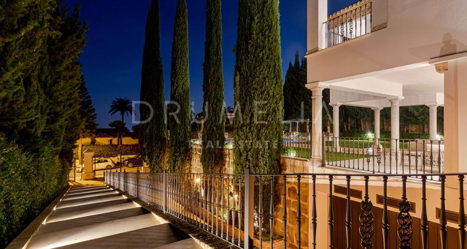 Elegant Classy Luxury Villa with Panoramic Sea Views, Sierra Blanca, Marbella