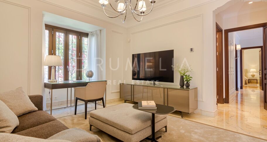 Elegant Classy Luxury Villa with Panoramic Sea Views, Sierra Blanca, Marbella