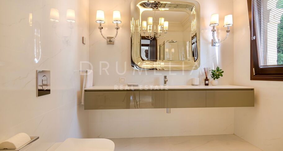 Elegant Classy Luxury Villa with Panoramic Sea Views, Sierra Blanca, Marbella