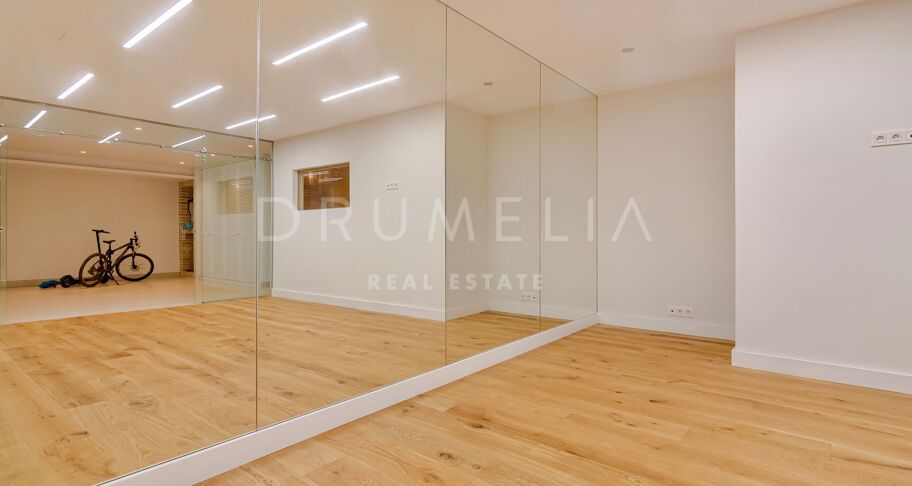 Elegant Classy Luxury Villa with Panoramic Sea Views, Sierra Blanca, Marbella