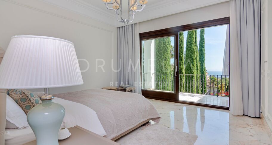 Elegant Classy Luxury Villa with Panoramic Sea Views, Sierra Blanca, Marbella