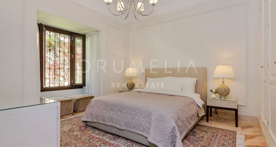 Elegant Classy Luxury Villa with Panoramic Sea Views, Sierra Blanca, Marbella