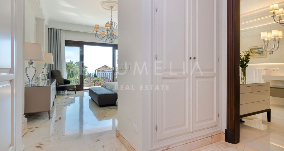 Elegant Classy Luxury Villa with Panoramic Sea Views, Sierra Blanca, Marbella